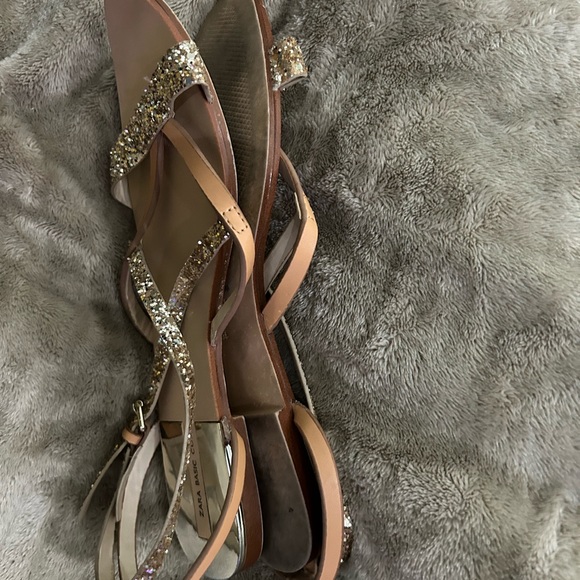 ZARA BASIC COLLECTION gold sandals flat - Picture 4 of 6